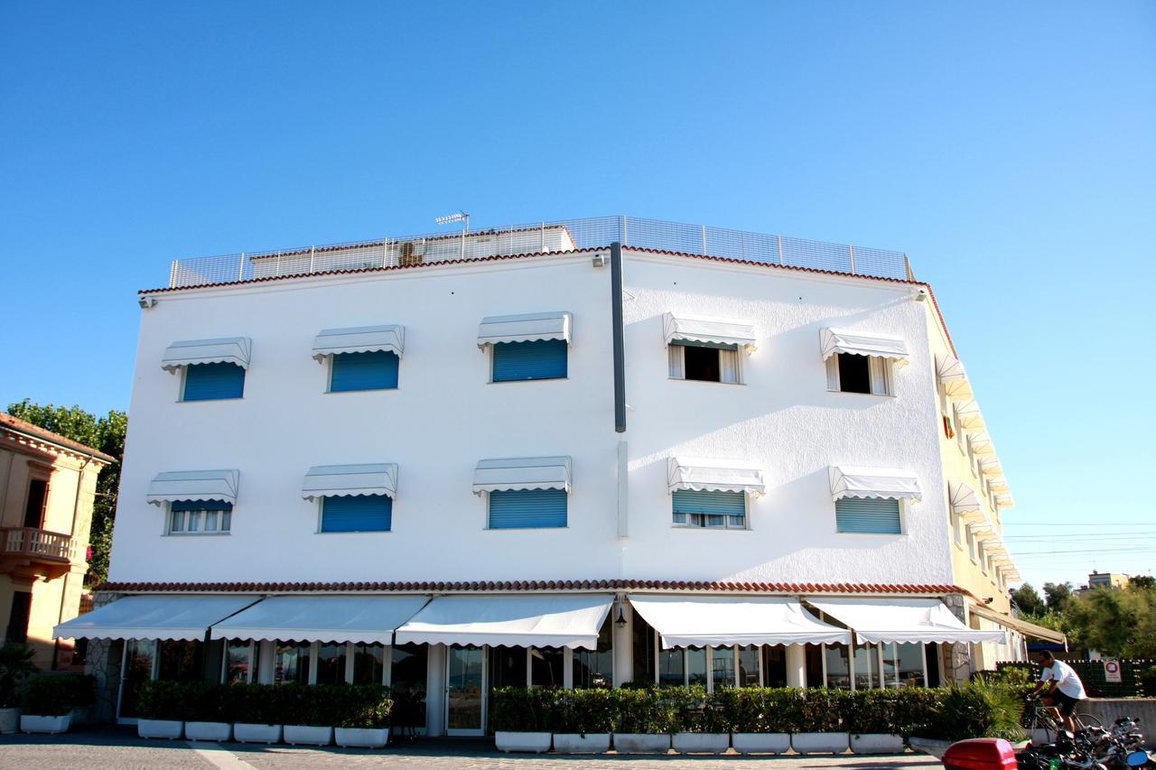 Hotel Excelsior 法诺 外观 照片